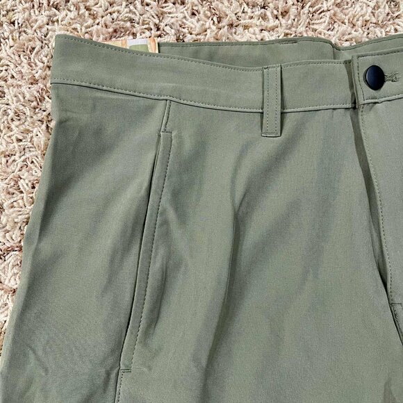 Legendary Outfitters Men’s Cargo Tech Shorts Green, Size 34 (New) - Picture 4 of 12